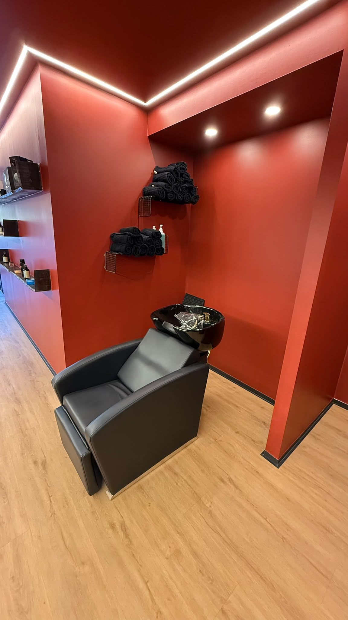 Trespasse de barbearia em funcionamento, localizada no centro de Vila Verde